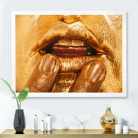 DesignArt 'Izbliza ženskih usana s svijetlom zlatnom šminkom I' Moderni uokvireni umjetnički tisak